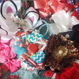 Lot Of 20 Girls Hair Bows Assorted Patterns, Colors, Styles And Sizes
